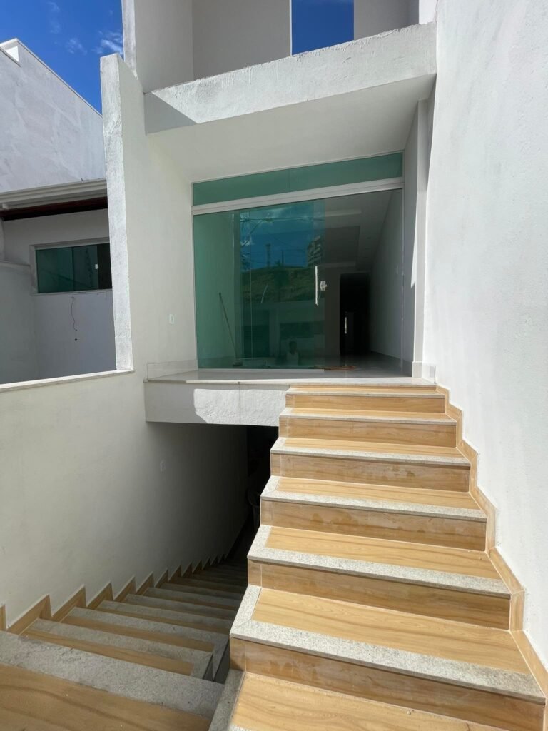 CASA NO BAIRRO LAGOA SANTA 2 – GOV. VALADARES/MG — foto 2