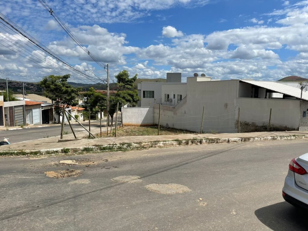 Lote de Esquina no Bairro Parque Olímpico 1 — foto 5