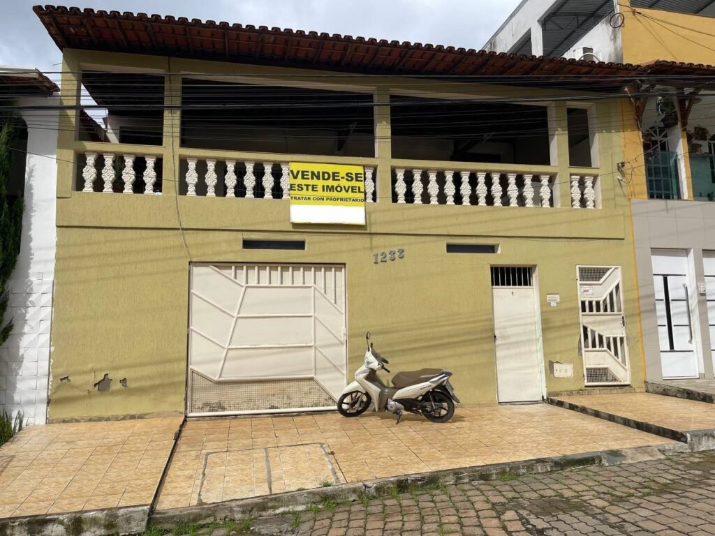 CASA NO BAIRRO SANTA HELENA — foto 1